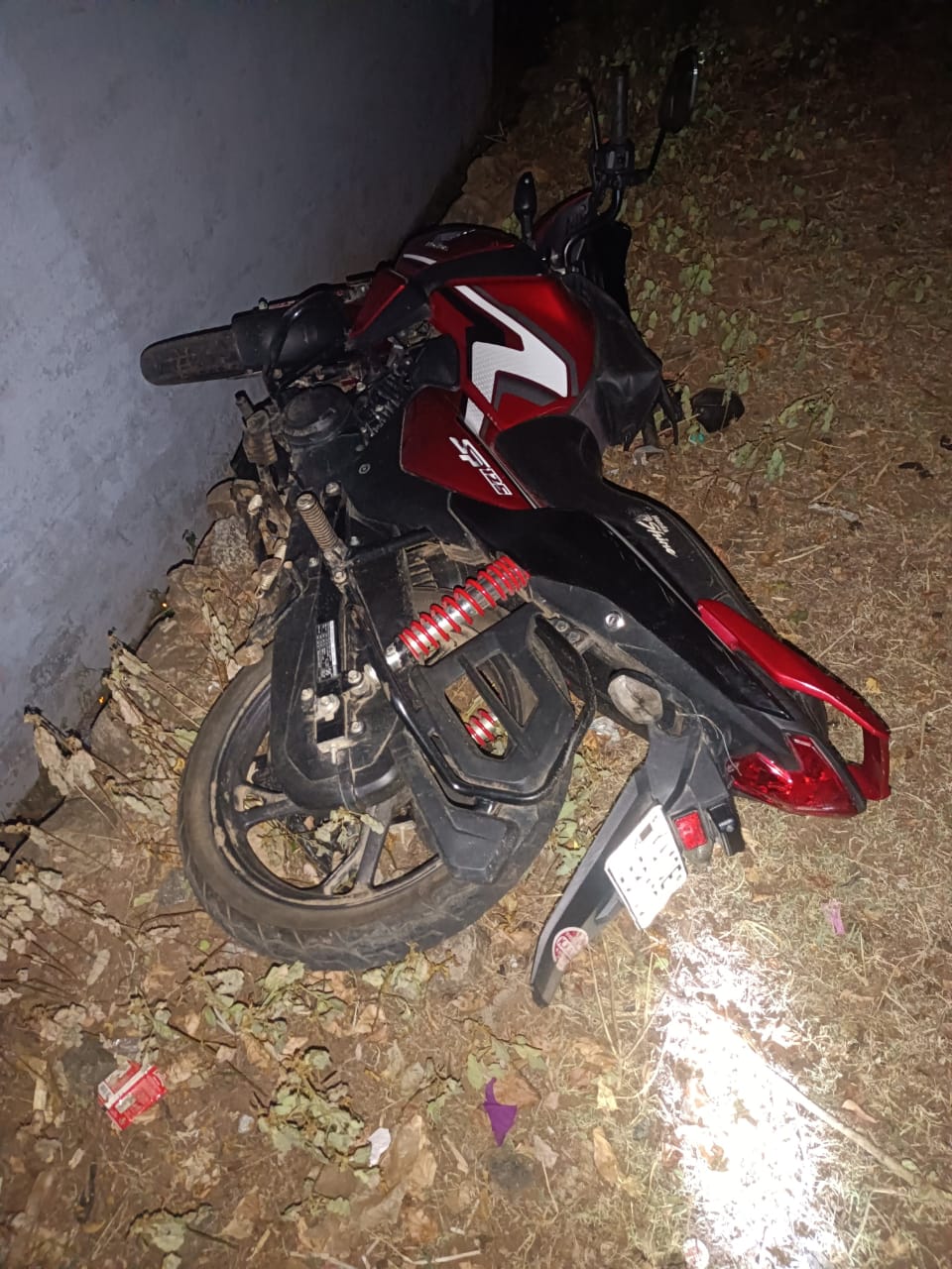 ಗೂಡ್ಸ್ ಆಟೋ ಹಾಗೂ ಬೈಕ್ ನಡುವೆ ಅಪಘಾತ ಬೈಕ್ ಸವಾರನಿಗೆ ಪೆಟ್ಟು…!