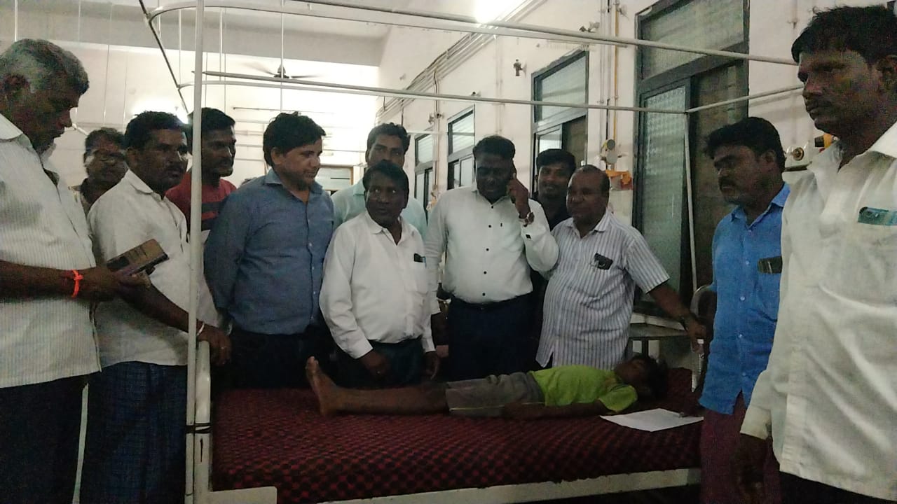 ಮಧ್ಯಾಹ್ನ ಬಿಸಿಯೂಟ ಸೇವಿಸಿ 35 ಸರ್ಕಾರಿ ಶಾಲಾ ಮಕ್ಕಳು ಅಸ್ವಸ್ಥತೆ..!!