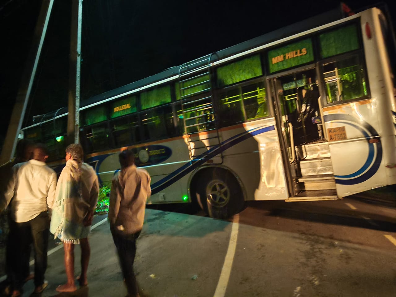 ಚಾಲಕನ ನಿಯಂತ್ರಣ ತಪ್ಪಿ ಬಸ್ ಅಪಘಾತ…!